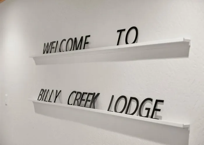 Billy Creek Luxury On The Creek - Sleeps 18! Holiday home