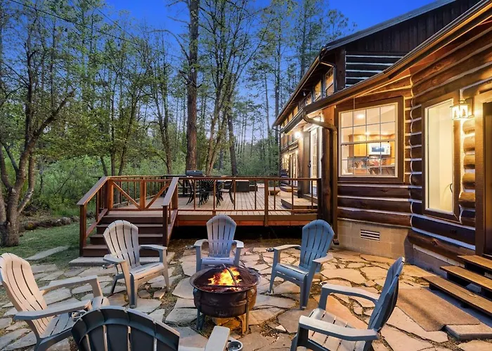 Billy Creek Luxury On The Creek - Sleeps 18!