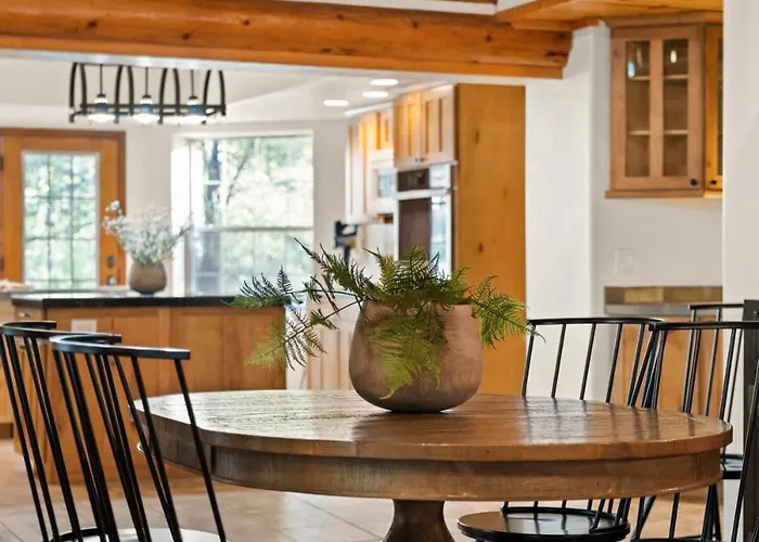 Billy Creek Luxury On The Creek - Sleeps 18! Holiday home *
