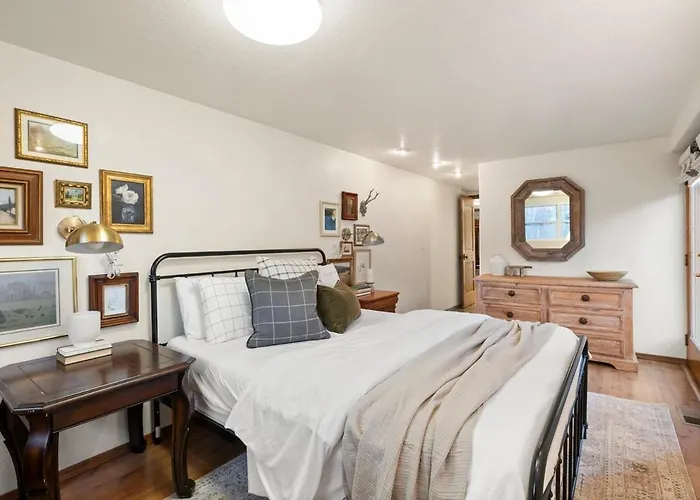Holiday home Billy Creek Luxury On The Creek - Sleeps 18! *