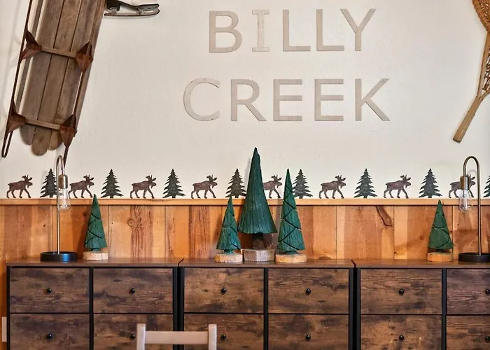 Billy Creek Luxury On The Creek - Sleeps 18! Holiday home *