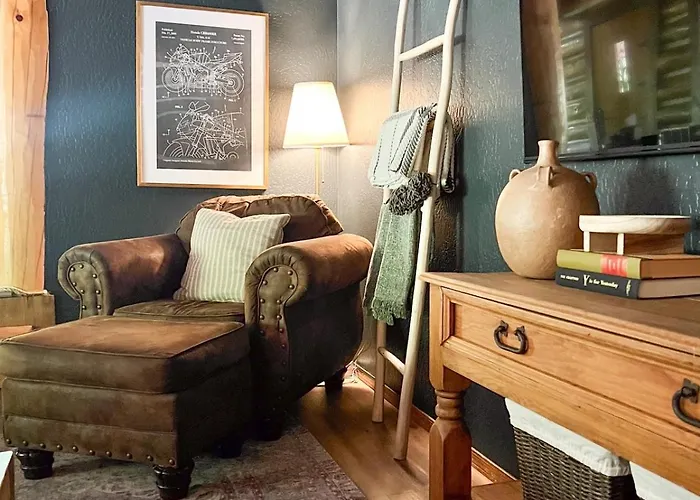 Billy Creek Luxury On The Creek - Sleeps 18! *